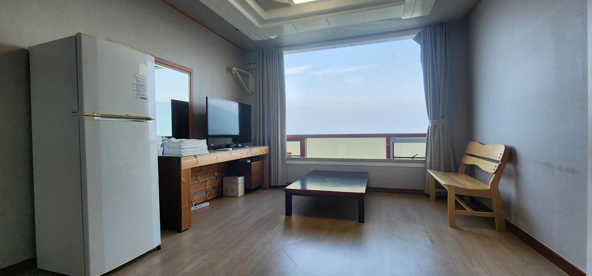 Namhae Beach Hotel Екстериор снимка